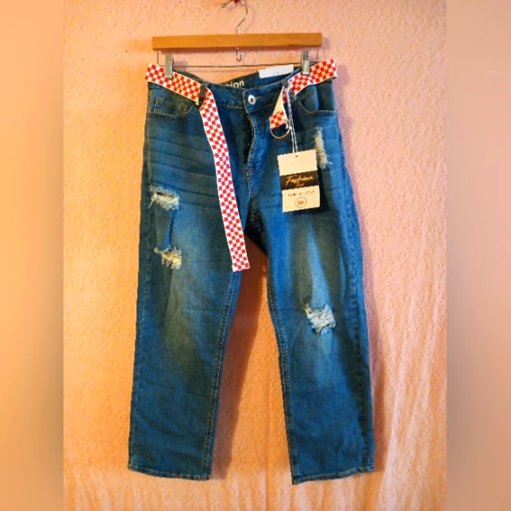 Fashion FWD cropped ripped jeans NWT size 16 W Red&White checkered belt.